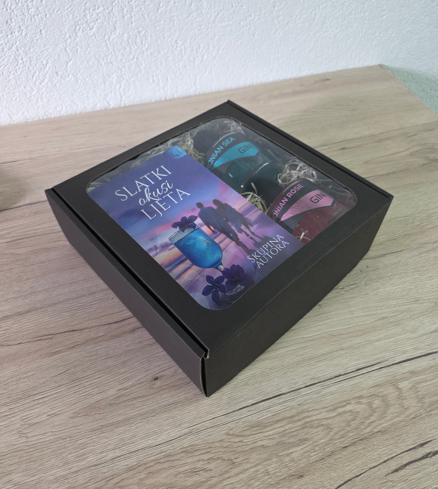 Poklon paket – Slatki okusi ljeta + Pannonian Sea Gin + Pannonian Rose Gin